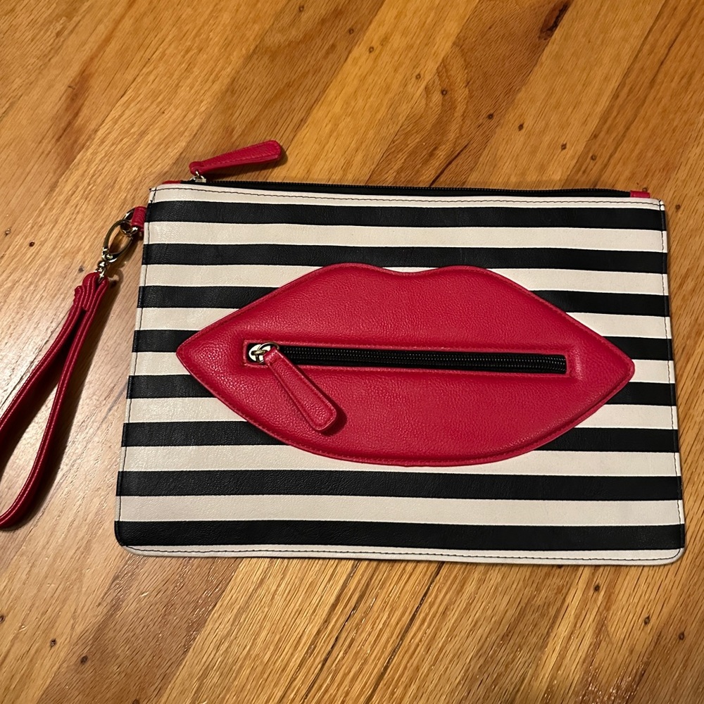 Betsey Johnson lip clutch with wristlet